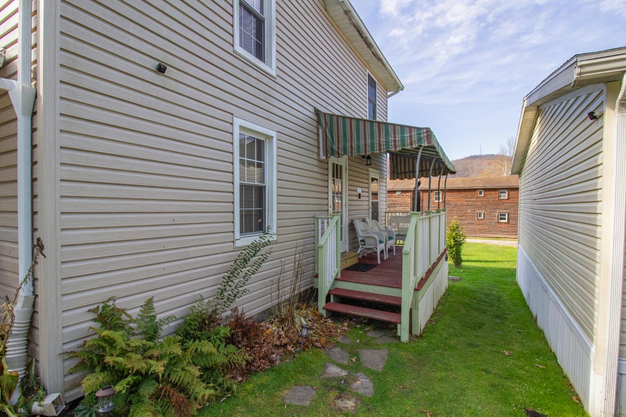 Stay In Ohiopyle In The Middle Of Town By The Gap Trail Exterior foto